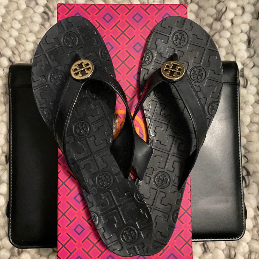 🌺AUTHENTIC TORY BURCH THORA PATENT SANDAL🌺